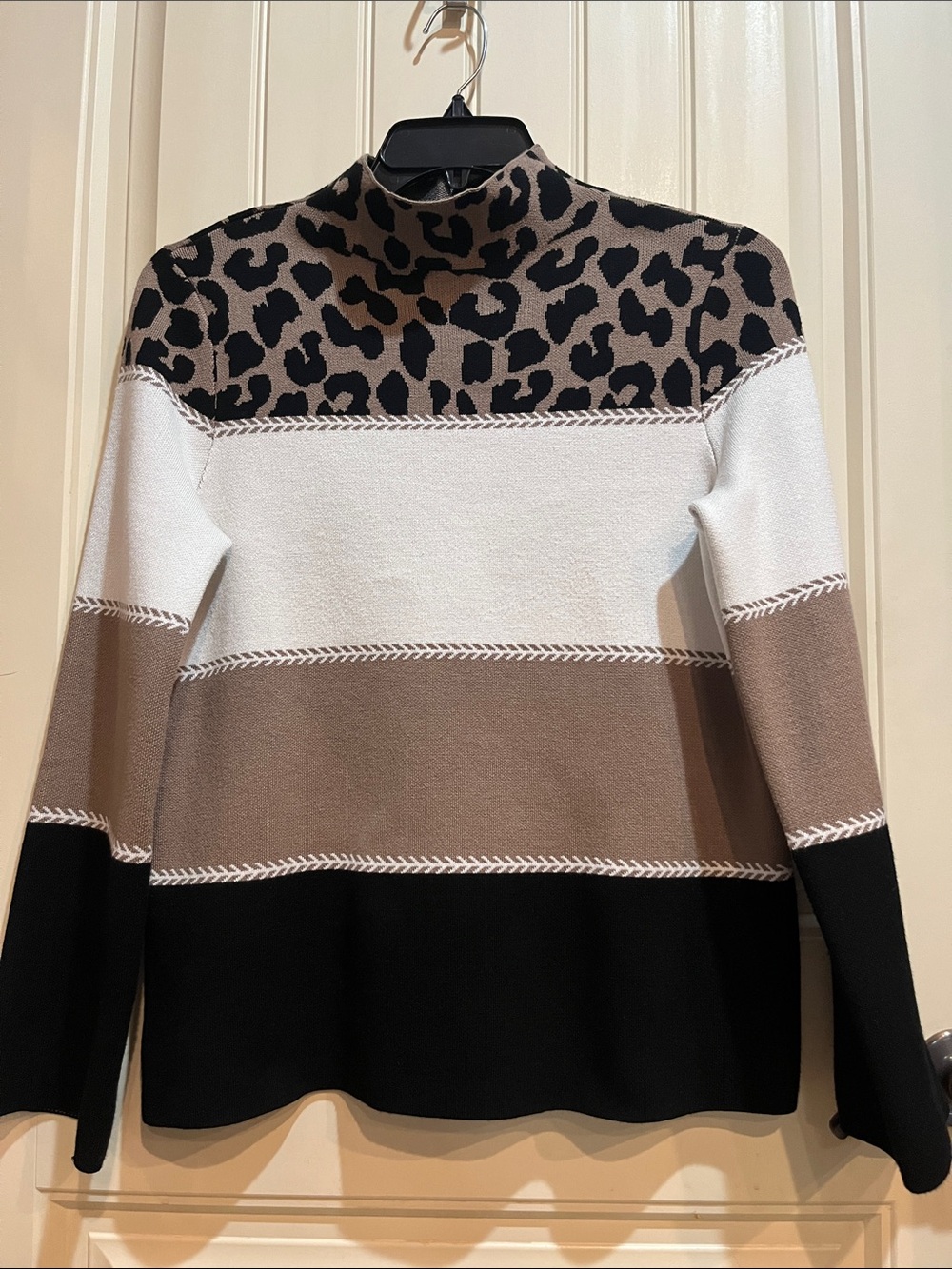 Investments Leopard Yoke Colorblock Pullover Sweater size M women’s